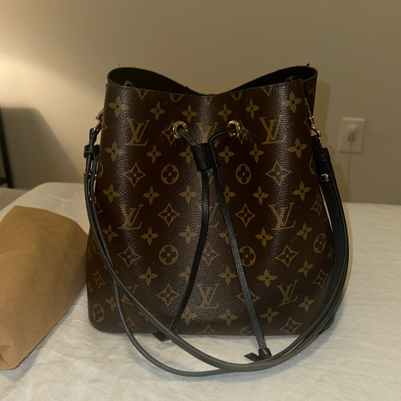 Louis Vuitton NéoNoé MM Black Monogram (100% authentic) - Picture 2 of 16